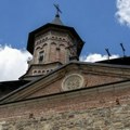 Mladenci izazvali skandal tokom crkvenog venčanja - dimnim bombama uništili zidine tokom bizarnog slavlja (video)