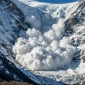 "Odlomila se ogromna ploča snega i nosila ih 300 metara nizbrdo" U Austriji poginulo pet skijaša, za jedan dan više od 30…