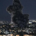 (Foto) Sukob na Bliskom istoku: Izrael pokrenuo nove napade na Teheran i Bejrut, gađan hotel u Bahreinu