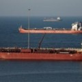 Prkoseći američkoj blokadi, brodovi povezani s Iranom navodno prolaze kroz Hormuški moreuz