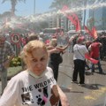 Turska policija vodenim topovima i suzavcem rasterala demonstrante FOTO/VIDEO