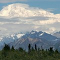 Aljaska: troje letonskih alpinista poginulo nakon pada na planini Mekinli