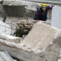 Obrušio se krov od 40 metara na šetalištu u Nemačkoj; Nema protesta i krvavih šaka FOTO