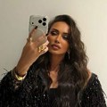 Grmi u topu i šljokičastim pantalonama! Emina pokazala ravan stomak, vreme je stalo za nju - svi su u šoku.