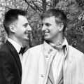 Adam i njegov muž umrli samo mesec dana posle venčanja: Preminuli jedan za drugim, oglasila se tetka Mirka, evo šta je uradila…