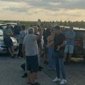 (Video) Hrvatska policija ne da Srbima da pređu granicu: Haos na prelazu Neštin-Vizić, građani besni, ne mogu da na posao…