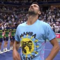 Novak titulu posvetio Kobiju Brajantu! Obukao je posebnu majicu, poljubio je i onda podigao ruke u vazduh!