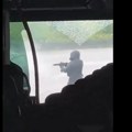 Novi snimak napada na zatvorski konvoj u Francuskoj: Kombiju preprečili put, pa pucali u policajce izbliza, oglasio se i…