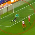 Pogledajte kako je Levandovski uhvatio Spajića na spavanju: Poljak smestio loptu u gol nakon odbitka