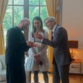 Nagrada „Jovan Ćirilov“ uručena Joanu Buržoau: Komunikacija je postala bojno polje gde buka odnosi pobedu nad pravdom