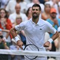 Novak ne prestaje da pumpa: I van terena poslao poruku navijačima