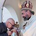 Velika nada mitropolita Amfilohija: Ko je vladika Metodije, koji je Vučiću dodelio orden?