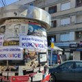 Predstavnici opozicije u centru Čačka izlepili plakate sa porukom “Rapiši izbore, kukavice“