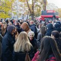 Protest roditelja i đaka Pete beogradske gimnazije zbog izmeštanja učenika u druge škole
