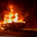 Stravičan snimak masovnog udesa, učestvovalo 50 vozila: Buknula snažna eksplozija, širi se oblak dima