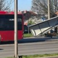 AUTOBUS UDARIO U STAJALIŠTE NA TROŠARINI: Jedna osoba prevezena u UKC Niš, u toku uviđaj