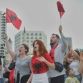 Nastavljeni protesti u Albaniji: Demonstranti se sukobili sa policijom i probili zaštitnu ogradu