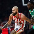 (VIDEO) Nestvaran koš sa pola terena i problematičan faul u zadnjem minutu obeležili meč Olimpijakos – Panatinaikos