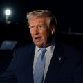 Trump trgovao dionicama neposredno prije odluke o zamrzavanju carina