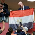 Velika provokacija predsednika FIFA, pogledajte šta je uradio sa zastavom Egipta nakon meča sa Argentinom
