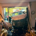 Deda (79) "ispravio krivinu", pa automobilom udario u zgradu i završio u dnevnoj sobi: Čudan udes u Koperu