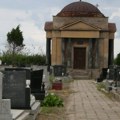 U epitaf stane čitav život: Biblioteka iz Kikinde i Arhiv Vojvodine izdali knjigu o grobljima (foto)