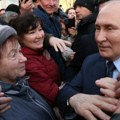Избори у Русији: Контролисано гласање које ће Путину донети пети мандат