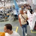 Radnici leskovačke Yure štrajkuju zbog plata, toplog obroka i toaleta