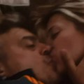 (Video): Isidora objavila privatan snimak iz kreveta- Sergej Trifunović ljubi 23 godine mlađu suprugu i peva joj - Sve puca…