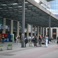 Pristalice SNS-a organizovano dolaze u Beograd: Građani javljaju da su na parkingu kod Sajma u Novom Sadu tri autobusa…