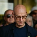 Dekan FDU Miloš Pavlović u suzama ispred fakulteta: „Osećamo se nebezbedno, stop targetiranju naših studenata i profesora“…