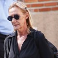 Jedina porodična fotografija: Trudna Olja Bećković blista u zagrljaju supruga koji je iznenada preminuo