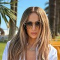 Кад Џеј Ло покаже облине, сви занеме: Позирала на плажи у оскудном бикинију, нико није остао равнодушан (фото)