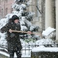 "Bravo" poziva Novosađane da se u subotu samoorganizuju i očiste sneg ispred najbliže škole