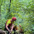 Čovek pao s velike visine, spasioci za manje od dva sata stigli do njega: Drama na Fruškoj Gori