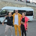 Od rijaliti učesnika do sportskih legendi! Poznati stižu na koncert devedesetih, evo ko se sve sjatio na Tašmajdan