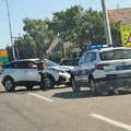 Dve osobe povređene u saobraćajnoj nezgodi u Hajduk Veljkovoj ulici