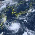 Tajfun Kanun obrušio se na Okinavu, jedna osoba poginula, 11 povređeno