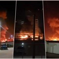 Akva park u Jagodini u plamenu, prvi snimci: Odjekuju jake detonacije, rasplamsana vatra i crni dim na sve strane (video)