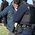 Migranti dilovali marihuanu! Policija u kampu pronašla drogu spremnu za uličnu prodaju