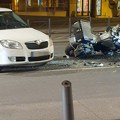 Jeziva nesreća u Obrenovcu: U sudaru automobila stradao motociklista (38)