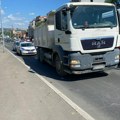 "Oborio mi je dete!" Strašni detalji saobraćajke na Karaburmi, kamion udario devojčicu: Vozač izašao, držao se za glavu…