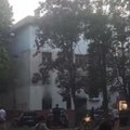 Požar u novom sadu, stan potpuno izgoreo: Na terenu tri vatrogasna vozila (video)