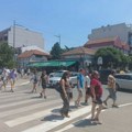 NA DANAŠNJOJ BLOKADI ŠABAČKOG PUTA POLICIJA LEGITIMISALA GRAĐANE I PRIVELA 3 OSOBE
