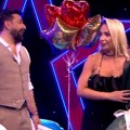 "Pogledaj na šta ličim, imam i: U nosu..." Maja Berović ostala u šoku nakon iznenađenja, voditelj poručio: "Ovo nikad nećemo…