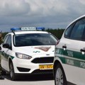 Drama u Hrvatskoj: Dva Hrvata i Srbin kolima probili rampu od kasarne, vojnik se jedva spasao