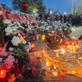 AFP: Više od 100 hiljada ljudi odalo počast žrtvama nesreće u Novom Sadu