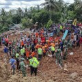 Najmanje 18 osoba poginulo u klizištima u Indoneziji, desetine se vode kao nestale
