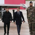 Zelenski i Makron potpisali "istorijski sporazum" o jačanju Ukrajine