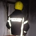 Požar u stanu u Lazarevcu: Jedna osoba hospitalozvana, evakuisan vrtić u prizemlju zgrade (FOTO)